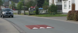 zpomalovac� p�ejezdov� p�s �erven� 180x375x6cm 11