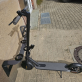 �adov� stojan na sk�try z ploch� oceli, upevn�n� na ze� 8 - pohled 2 - www.idealmarket.cz